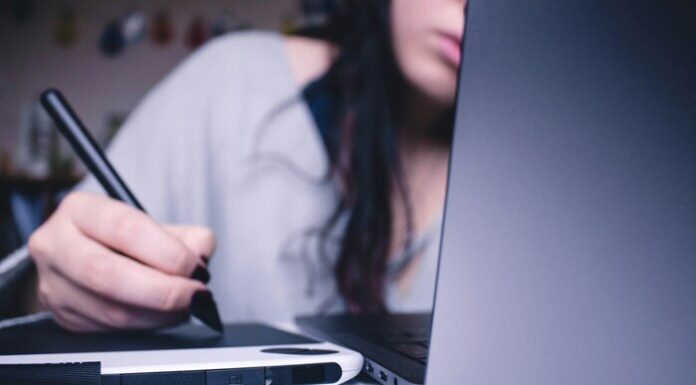 Unlocking the Future: Benefits, Opportunities, and Education Paths for Aspiring Graphic Designers